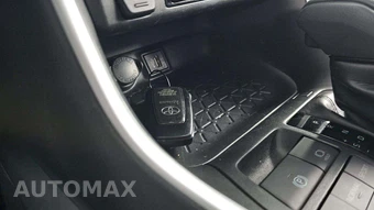 2025 Toyota RAV4 XLE – miniatura 24