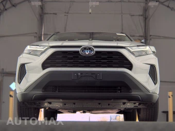 2025 Toyota RAV4 XLE – miniatura 3
