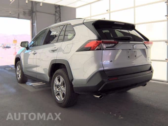 2025 Toyota RAV4 XLE – miniatura 8