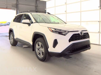 2025 Toyota RAV4 XLE - miniatura 3