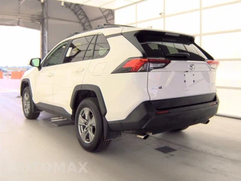 2025 Toyota RAV4 XLE - miniatura 6