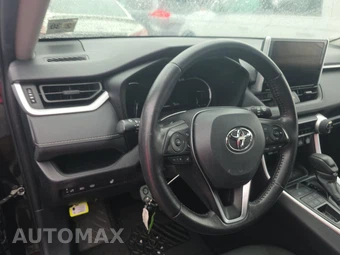 2025 Toyota RAV4 XLE - miniatura 10