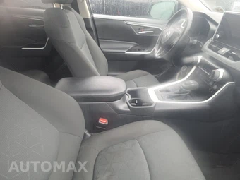 2025 Toyota RAV4 XLE - miniatura 8