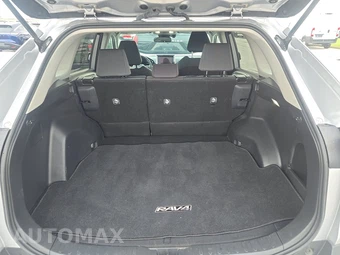 2025 Toyota RAV4 XLE - miniatura 17