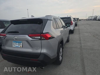 2025 Toyota RAV4 XLE - miniatura 4