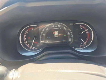 2025 Toyota RAV4 XLE - miniatura 10