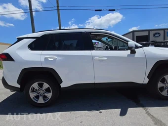2025 Toyota RAV4 XLE - miniatura 5