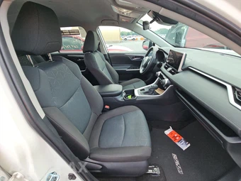 2025 Toyota RAV4 XLE - miniatura 14