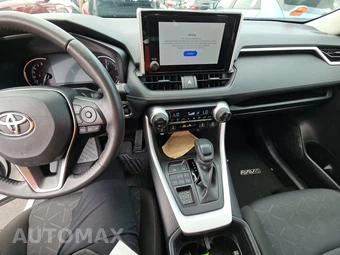 2025 Toyota RAV4 XLE - miniatura 17
