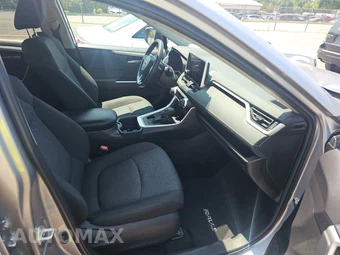 2025 Toyota RAV4 XLE - miniatura 13