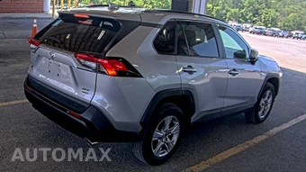 2025 Toyota RAV4 XLE - miniatura 4