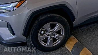 2025 Toyota RAV4 XLE - miniatura 7