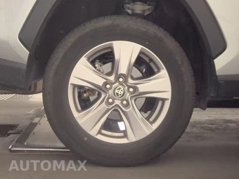 2025 Toyota RAV4 XLE - miniatura 11