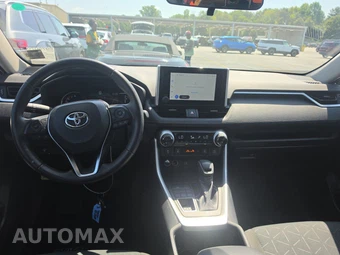 2025 Toyota RAV4 XLE - miniatura 17