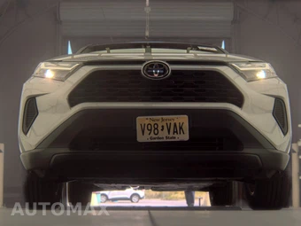 2025 Toyota RAV4 XLE - miniatura 3