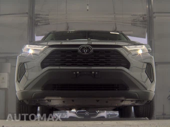 2025 Toyota RAV4 XLE - miniatura 3