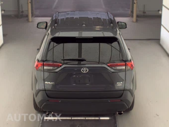 2025 Toyota RAV4 XLE - miniatura 6