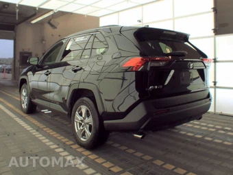 2025 Toyota RAV4 XLE - miniatura 8
