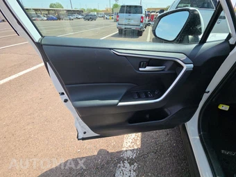 2025 Toyota RAV4 XLE - miniatura 15
