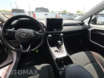 2025 Toyota RAV4 XLE - miniatura 17