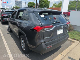 2025 Toyota RAV4 XLE - miniatura 2