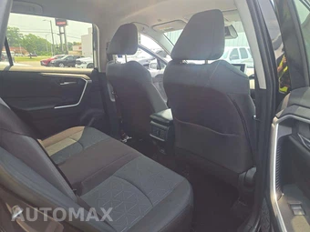2025 Toyota RAV4 XLE – miniatura 16