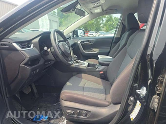 2025 Toyota RAV4 XLE – miniatura 6