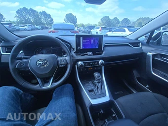 2025 Toyota RAV4 XLE – miniatura 11