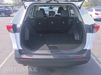 2025 Toyota RAV4 XLE – miniatura 17