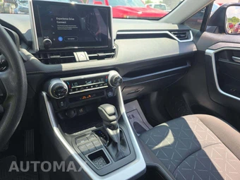 2025 Toyota RAV4 XLE – miniatura 10