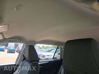 2025 Toyota RAV4 XLE – miniatura 11