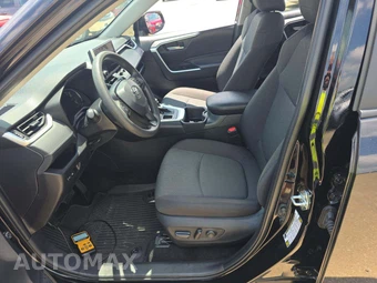 2025 Toyota RAV4 XLE – miniatura 6