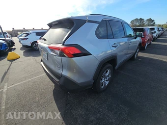 2025 Toyota RAV4 XLE - miniatura 4