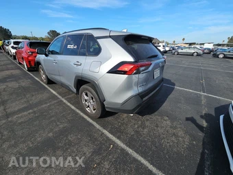 2025 Toyota RAV4 XLE - miniatura 6
