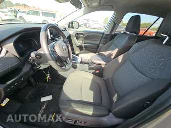 2025 Toyota RAV4 XLE - miniatura 7