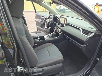 2025 Toyota RAV4 XLE – miniatura 13