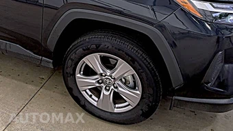 2025 Toyota RAV4 XLE – miniatura 8
