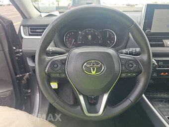 2025 Toyota RAV4 XLE - miniatura 10