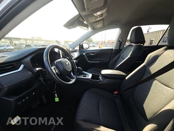 2025 Toyota RAV4 XLE – miniatura 13