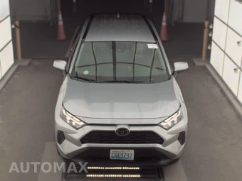 2025 Toyota RAV4 XLE – miniatura 2