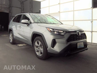2025 Toyota RAV4 XLE – miniatura 4