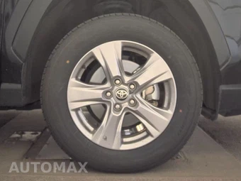 2025 Toyota RAV4 XLE - miniatura 10