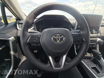 2025 Toyota RAV4 XLE - miniatura 16