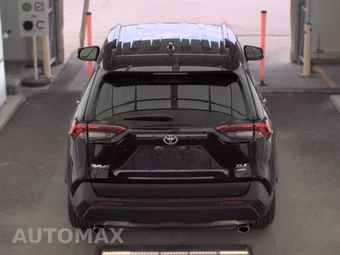 2025 Toyota RAV4 XLE - miniatura 6