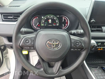 2025 Toyota RAV4 XLE - miniatura 10