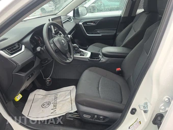 2025 Toyota RAV4 XLE - miniatura 7