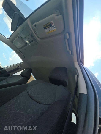 2025 Toyota RAV4 XLE - miniatura 11