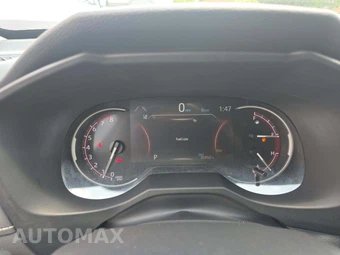 2025 Toyota RAV4 XLE - miniatura 9