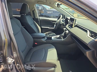 2025 Toyota RAV4 XLE – miniatura 14