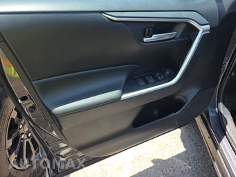 2025 Toyota RAV4 XLE – miniatura 15